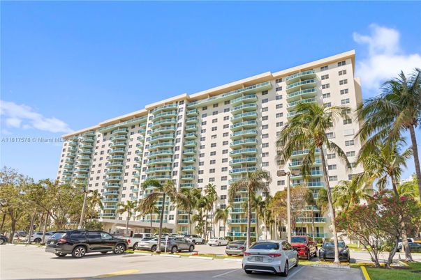 Exterior, Facade, Condo Building