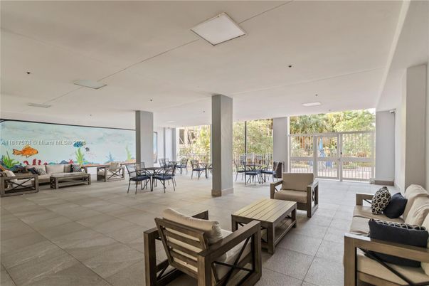 Dining room, Interior, Living room, Recessed Lighting