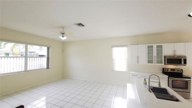 Empty room, Interior, Kitchen