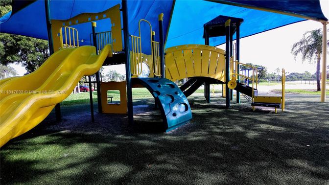 Backyard, Exterior, Playground