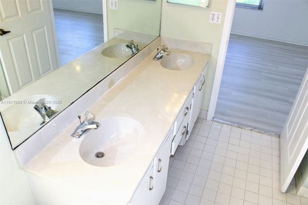 Bathroom, Dual Sink Vanities, Interior
