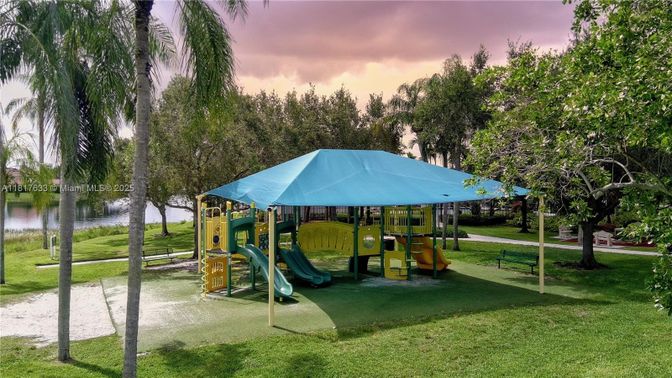 Backyard, Exterior, Playground
