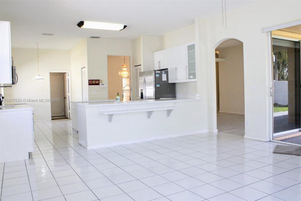 Interior, Kitchen, Pendant Lights, Stainless Steel Appliances