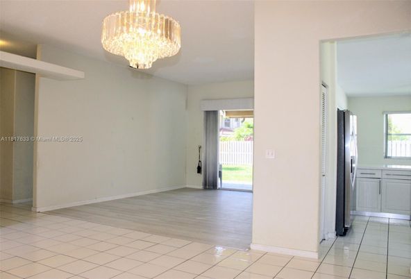 Chandelier, Empty room, Interior, Wood Texture Flooring