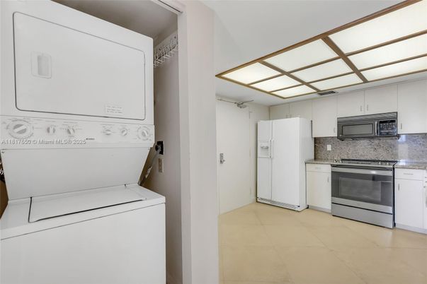 Interior, Kitchen, Utility Closets, Washer