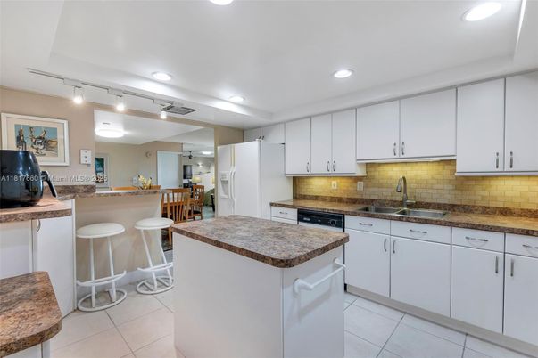 Interior, Kitchen, Recessed Lighting
