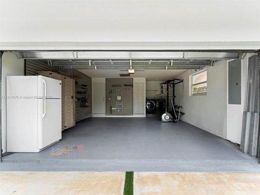 Garage, Interior