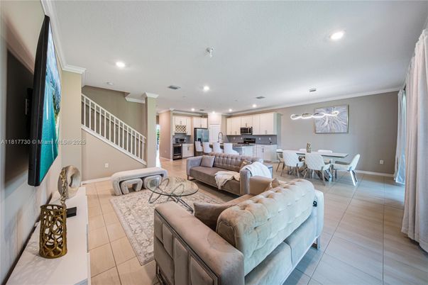 Dining room, Interior, Kitchen, Living room, Pendant Lights, Recessed Lighting, Stainless Steel Appliances