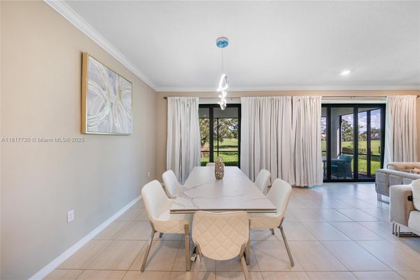 Dining room, Interior, Pendant Lights, Recessed Lighting