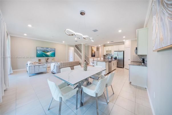 Dining room, Interior, Kitchen, Pendant Lights, Recessed Lighting, Stainless Steel Appliances