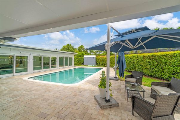 Exterior, Pool
