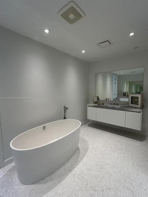 Bathroom, Free Standing Baths, Interior, Recessed Lighting