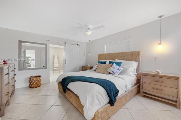 Bedroom, Interior, Pendant Lights