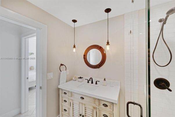 Bathroom, Interior, Pendant Lights