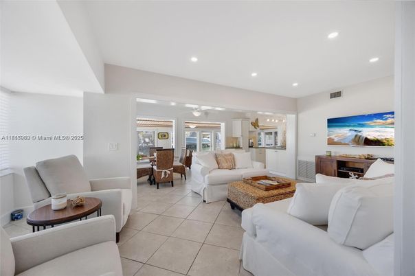 Dining room, Interior, Living room, Recessed Lighting