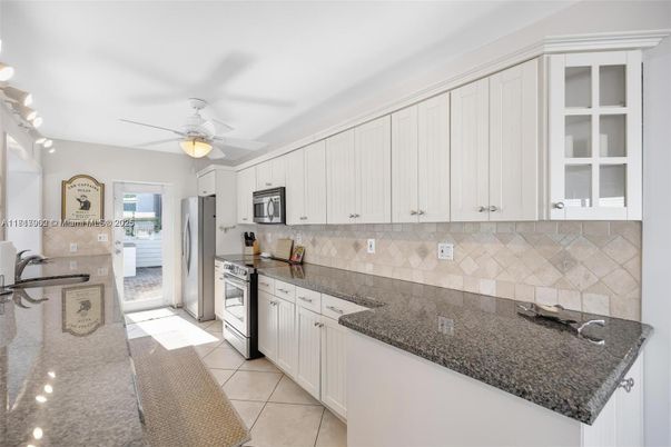 Interior, Kitchen, Stainless Steel Appliances
