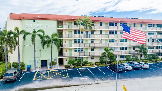 Exterior, Facade, Condo Building