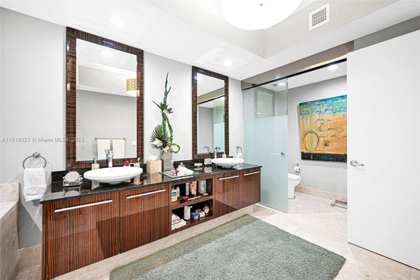 Chandelier, Dining room, Interior, Living room, Pendant Lights, Water, Wood Texture Flooring