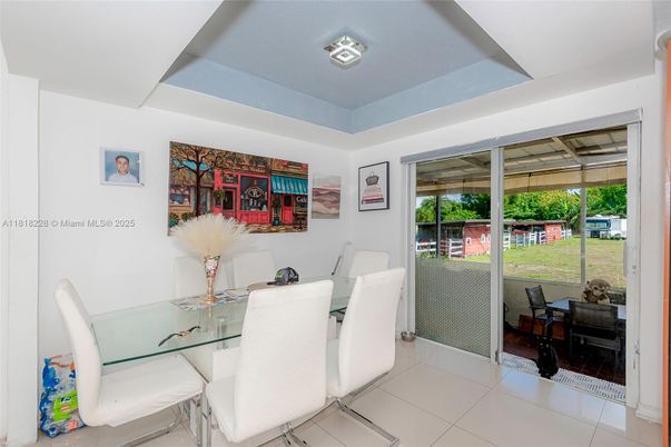 Dining room, Interior