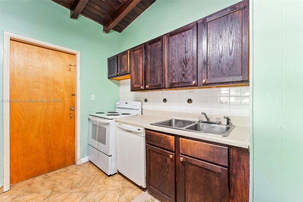 Interior, Kitchen, Wooden Ceilings