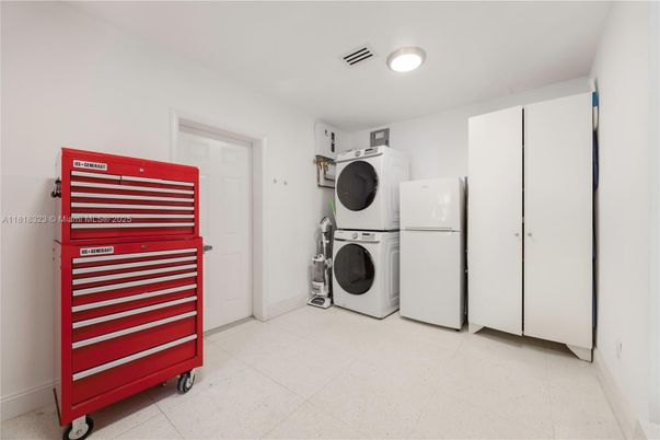 Interior, Recessed Lighting, Utility Closets, Washer