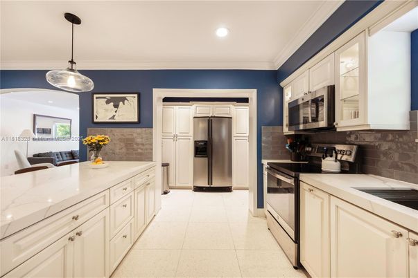 Interior, Kitchen, Pendant Lights, Recessed Lighting, Stainless Steel Appliances