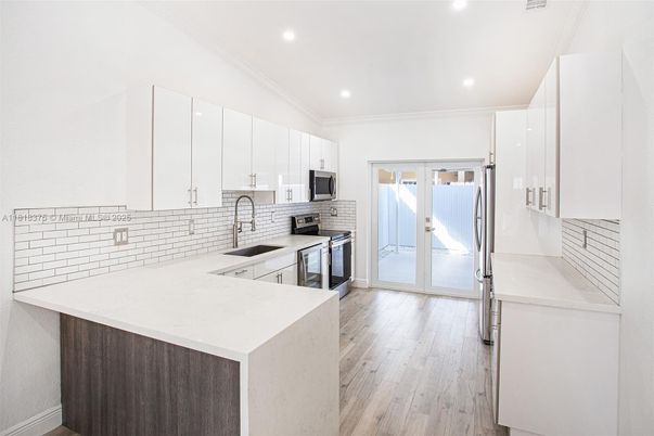 Interior, Kitchen, Recessed Lighting, Wood Texture Flooring