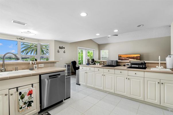 Interior, Kitchen, Recessed Lighting, Tile Countertops