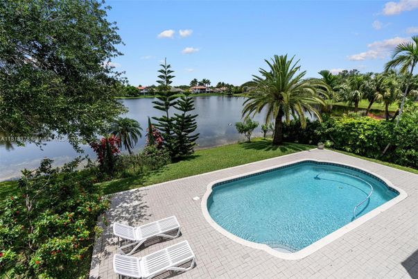 Exterior, Pool, Water