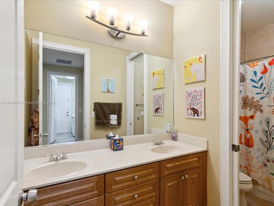 Bathroom, Dual Sink Vanities, Interior
