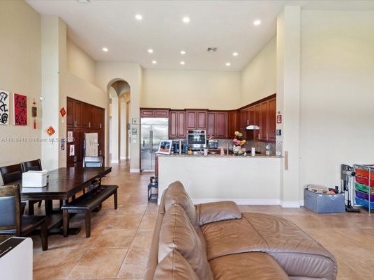 Dining room, Interior, Kitchen, Recessed Lighting, Stainless Steel Appliances