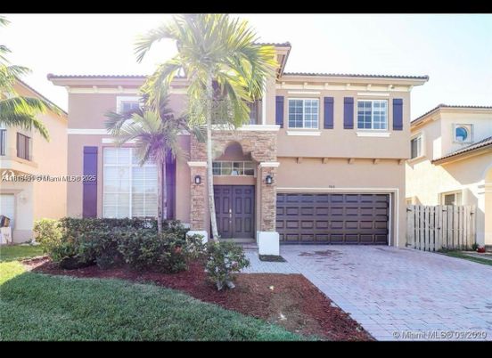 Attached, Exterior, Facade, Mediterranean