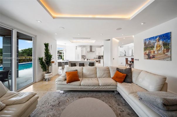 Interior, Kitchen, Living room, Recessed Lighting, Stainless Steel Appliances