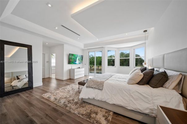 Bedroom, Interior, Pendant Lights, Recessed Lighting, Wood Texture Flooring