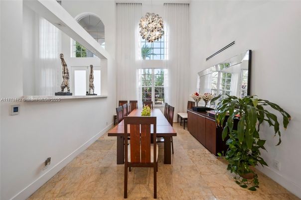 Dining room, Interior