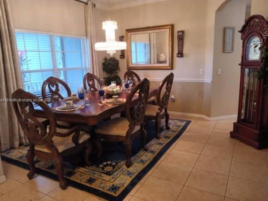 Chandelier, Dining room, Interior