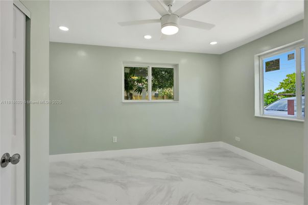 Empty room, Interior, Marble, Recessed Lighting