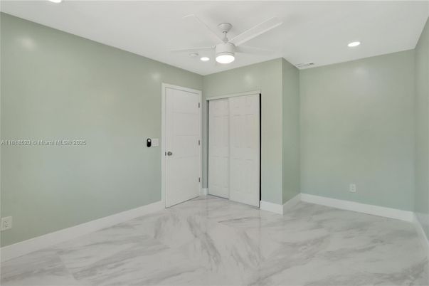 Empty room, Interior, Marble, Recessed Lighting