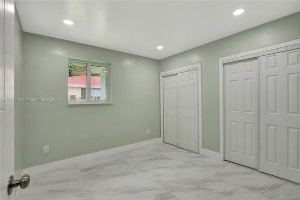 Empty room, Interior, Marble, Recessed Lighting