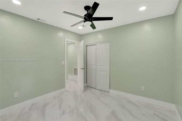 Empty room, Interior, Marble, Recessed Lighting