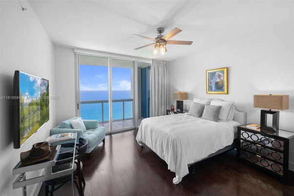 Bedroom, Interior, Water, Wood Texture Flooring