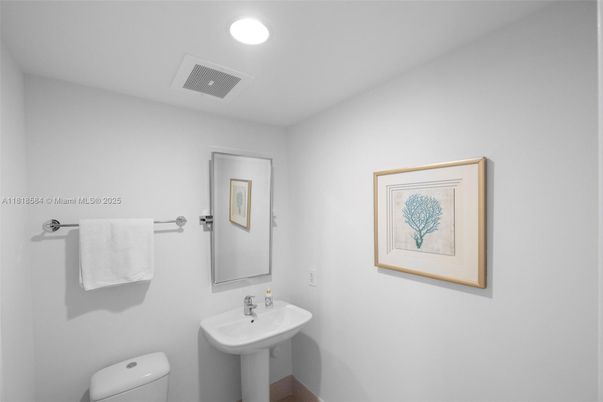 Bathroom, Interior, Recessed Lighting