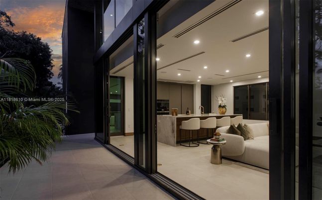 Dining room, Interior, Living room, Recessed Lighting