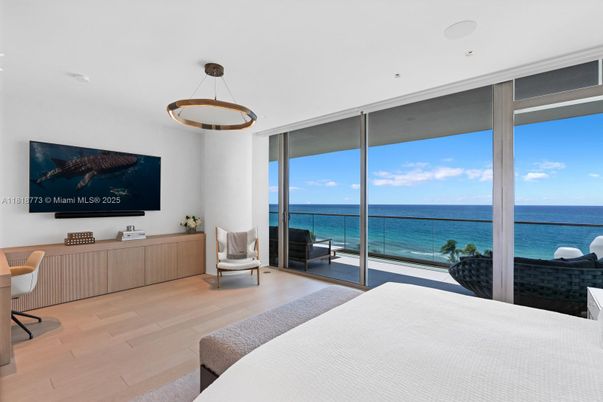Bedroom, Interior, Pendant Lights, Recessed Lighting, Water, Wood Texture Flooring
