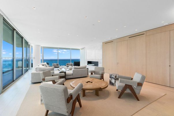 Interior, Living room, Recessed Lighting, Water, Wood Texture Flooring