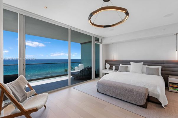 Bedroom, Interior, Pendant Lights, Recessed Lighting, Water, Wood Texture Flooring