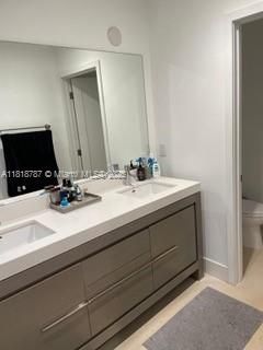 Bathroom, Dual Sink Vanities, Interior