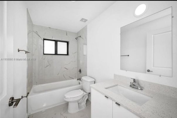Bathroom, Interior, Marble, Marble Walls, Recessed Lighting