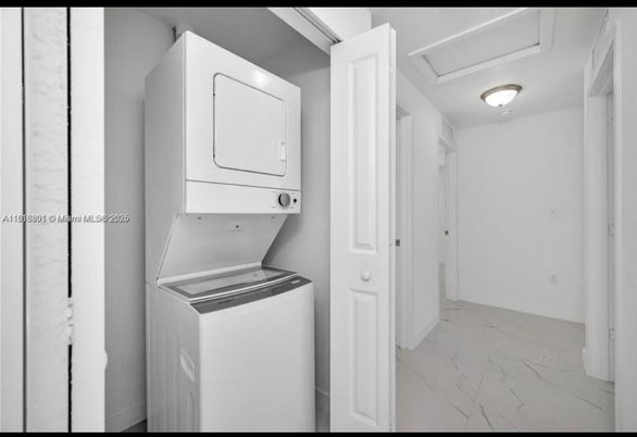 Interior, Marble, Utility Closets, Washer