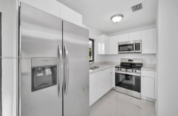 Interior, Kitchen, Marble, Stainless Steel Appliances